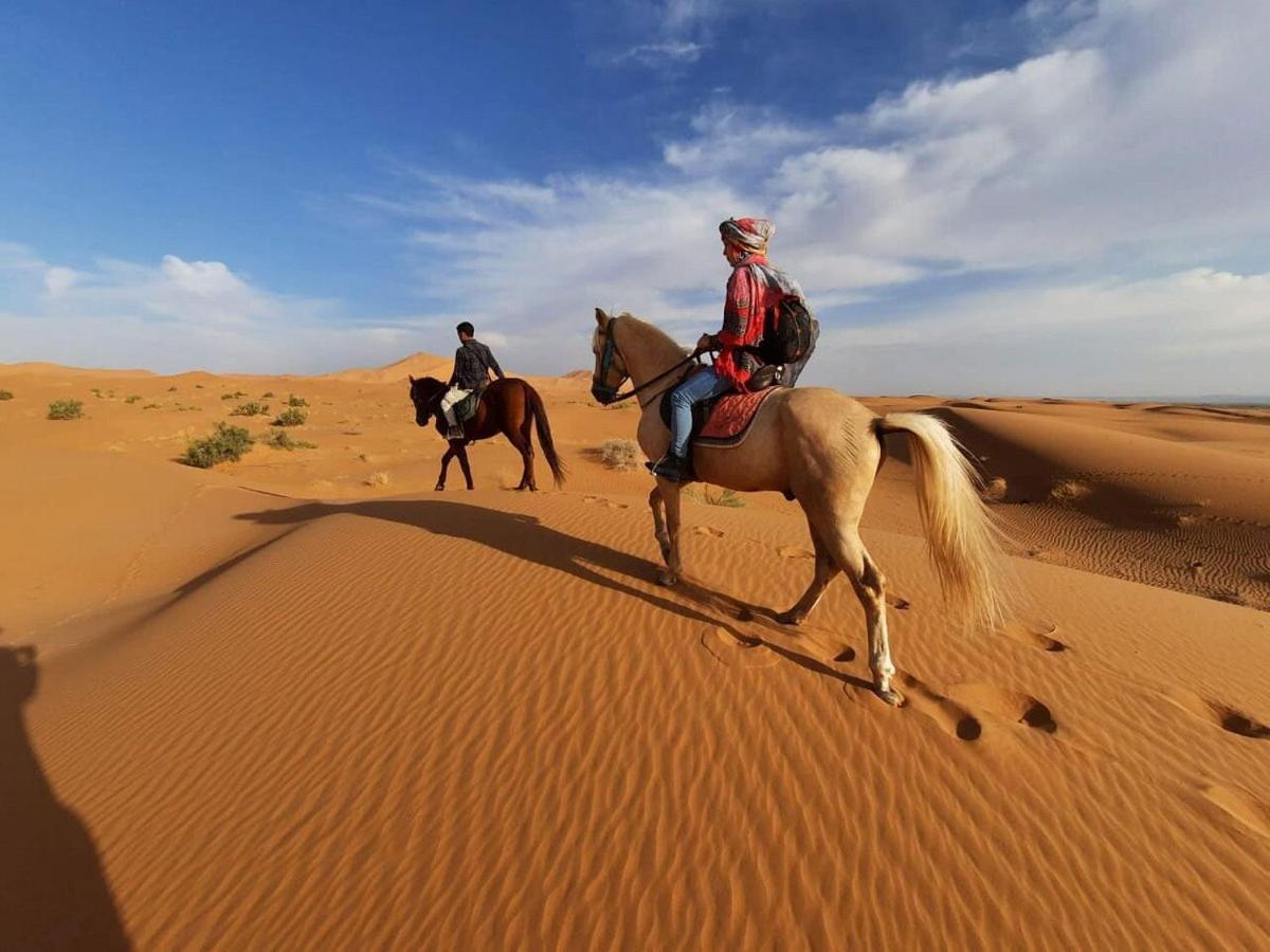 Riad Caravasar เมอร์ซูกา ภายนอก รูปภาพ